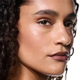 MAC Cosmetics Powder Kiss Lip + Cheek Mousse - Универсальный косметический продукт для макияжа губ и щек, 5 мл, оттенок Rekindled — фото 6