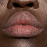 MAC Cosmetics Powder Kiss Hazy Matte - Матовая помада, 3.5 г, оттенок Mull It Over — фото 3