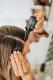 Skin Fairytale Hydro Serum - Увлажняющая сыворотка для сухой и зудящей кожи головы, 60 мл — фото 3