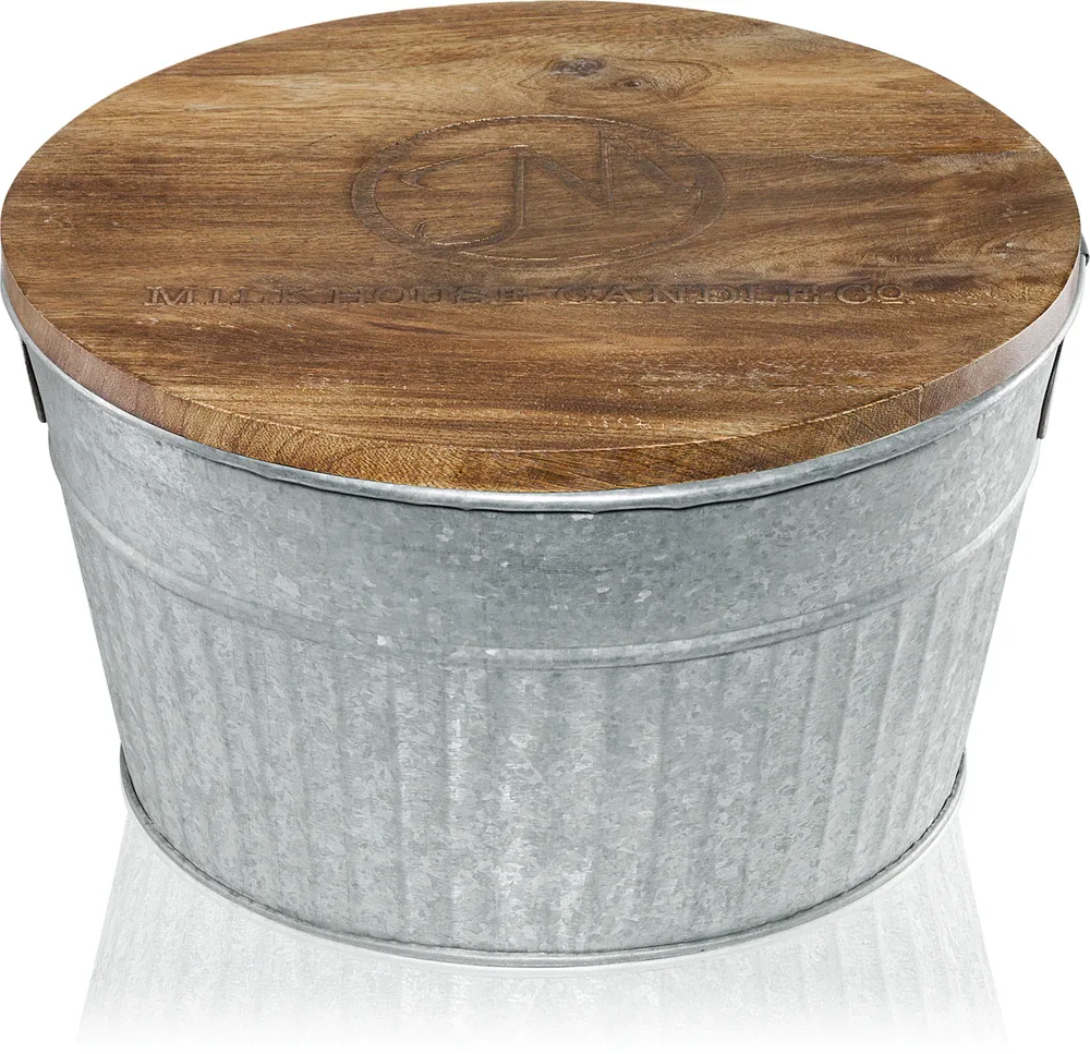 Milkhouse Candle Co. Monster Country Christmas - душистая свеча, 4 кг