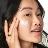 Kiehl's Dermatologist Solutions Expertly Clear Blemish-Treating & Preventing Lotion - Крем для лица для проблемной кожи, 60 мл — фото 5