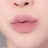 Banila Co. Romantic Blush - Многофункциональный косметический продукт для макияжа губ и щек, придающий идеальный вид, 3.7 г, оттенок 04 Flora — фото 2