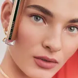 Bobbi Brown Threads of Love Luxe Matte Liquid Lipstick - Матовая жидкая помада, 6 мл, оттенок Sandwash Pink — фото 4