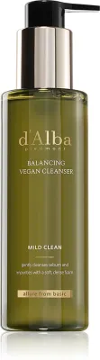 d'Alba Mild Skin Balancing Vegan Cleanser - Увлажняющий очищающий гель с успокаивающим действием, 200 мл