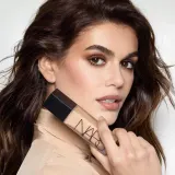 NARS Natural Matte Longwear Foundation - Долговременное тональное средство с матовым финишем, 30 мл, оттенок IGUACU — фото 7