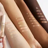 Консилер KIKO Milano Love Fusion 24H Moisture Radiant Concealer среднего покрытия, длительного действия, 8 мл, оттенок 09 Almond — фото 3