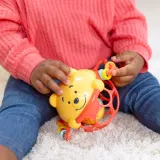 Погремушка Bright Starts Winnie the Pooh Jingle Shake Oball пластиковая, для развития моторики, 1 шт 0m+ — фото 6