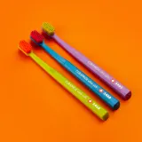Зубная щётка Curaprox 5460 Ultra Soft мягкая, с волокнами Curen, 3 шт — фото 2