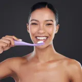 Электрическая зубная щётка FOREO ISSA 4 Plus звуковая, с датчиком нажима, 1 шт — фото 3