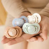 Пустышка LOVI BLOSSOM 18m+ силиконовая, симметричной формы, 2 шт Girl — фото 3
