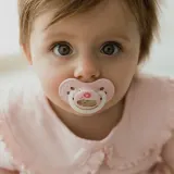 Пустышка LOVI CAPICHILL 6-18m силиконовая, симметричной формы, со светящимся кольцом, 2 шт — фото 3