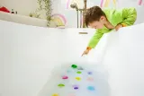 Коврик для ванны Munchkin Bath Dots Bath Mat противоскользящий, на присосках, с 3 лет, 1 шт — фото 4