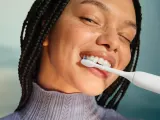 Звуковая электрическая зубная щётка Philips Sonicare 3100 HX4033/21 с несколькими режимами, с долгим временем работы, 1 шт White — фото 4