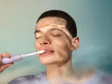 Звуковая электрическая зубная щётка Philips Sonicare 3100 HX4033/27 с таймером, для чувствительных зубов, 1 шт Lila — фото 5