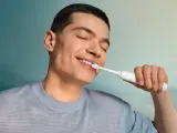 Звуковая электрическая зубная щётка Philips Sonicare 4100 HX4042/41 с датчиком давления, для брекетов и коронок, 1 шт White — фото 5