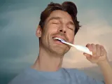 Звуковая зубная щётка Philips Sonicare 7100 HX7420/01 с приложением Sonicare, 62 000 движений в минуту, 1 шт White — фото 4