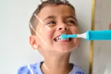 Сменные насадки для детской зубной щётки Philips Sonicare For Kids Mini 3+ HX6034/90 белые, для детей от 3 лет, 4 шт — фото 4
