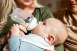 Бутылочка для кормления Tommee Tippee Natural Start Anti-Colic с антиколиковым клапаном, Slow Flow 0m+ 150 мл / Slow Flow 0m+ 260 мл — фото 6
