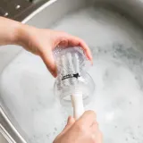 Щётка для мытья бутылочек и сосок Tommee Tippee 2in1 Clean, 1 шт Grey — фото 4