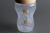 Бутылочка для кормления Tommee Tippee Natural Start Anti-Colic подарочный набор, зелёная и жёлтая, 2× 340 мл Nature Medium Flow 3 m+ — фото 3