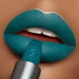 Помада для губ KIKO Milano Velvet Passion матовая, кремовая, 3,5 г, оттенок 322 Sapphire Green — фото 3