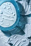 Хайлайтер для лица fwee Glitz Stone Highlighter с сияющими пигментами, для скул, оттенок 12 Merry Aurora — фото 6