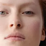 Корректор для лица Dr. Hauschka Make-Up Concealer маскирующий, среднего покрытия, 2,5 мл, оттенок 01 macadamia — фото 3