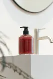 Жидкое мыло для рук KUNDAL Objet Exfoliating Waterfull Hand Wash с отшелушивающим действием, 380 мл z zapachem Crushed Cherry — фото 3