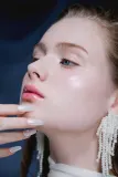 Бальзам для губ KUNDAL Objet Dew Drop Lip Glaze Balm оттеночный, с блеском, 2 г, оттенок Tender Rose — фото 4