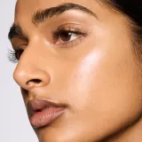 Хайлайтер для лица MAC Cosmetics Glow Play Bouncy Highlighter со светоотражающими пигментами, 7,5 г, оттенок Sky Kissed — фото 4