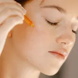Сыворотка для лица Mimitika Sun-Kissed Glow Serum увлажняющая, с витамином E, 15 мл — фото 3