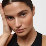 Бронзер для лица Dr. Hauschka Make-Up Bronzing Powder пудровый, для эффекта загара, 10 г — фото 3
