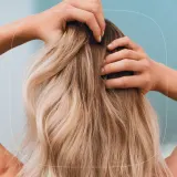 Маска для волос Goldwell Dualsenses Blondes Highlights 60Sec Treatment для светлых волос, нейтрализующая желтизну, 200 мл — фото 5