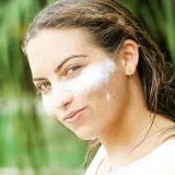 Крем солнцезащитный Suntribe Zinc Sunscreen минеральный, водостойкий, оттенок Mud Tint, 45 г — фото 3