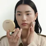 Тональная основа-кушон Burberry Beyond Wear Perfecting Matte Cushion матирующая, SPF 15, 14 г, оттенок Light Neutral 30 — фото 5