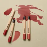 Помада жидкая Burberry Brit Matte Veil матовая, увлажняющая, 3 мл, оттенок Red Brick 656 — фото 8