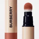 Помада жидкая Burberry Brit Matte Veil матовая, увлажняющая, 3 мл, оттенок Russet 093 — фото 4