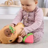 Игрушка-прорезыватель Fisher-Price Snuggly Snacky Capy с погремушкой, плюшевая, 1 шт — фото 4