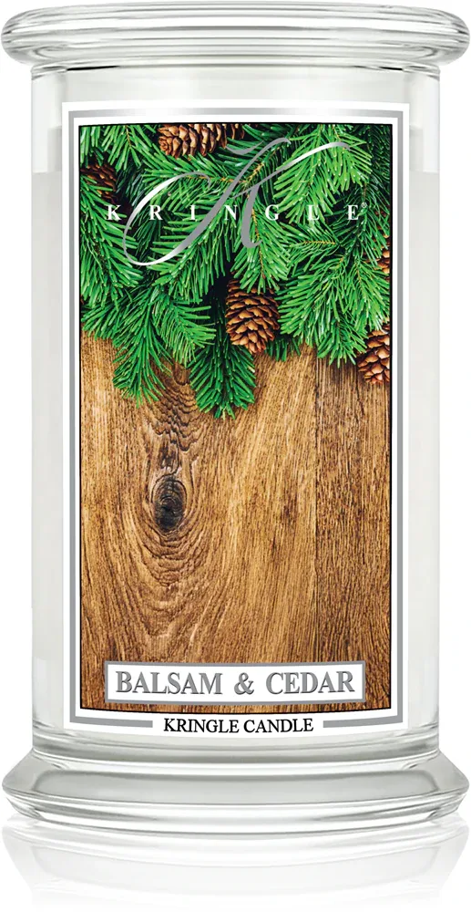 Свеча ароматическая Kringle Candle Classic Balsam Cedar с соевым воском, хвойный зимний аромат, 623 г