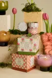 Ароматическая свеча Paddywax Tulip Bronzed Gardenia, весенний и летний аромат, с соевым воском, 155 г — фото 4