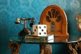 Ароматическая свеча Paddywax Lucky Dice Tobacco Patchouli, согревающий аромат, с соевым воском, 283 г — фото 5