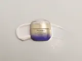 Ночной крем для лица Shiseido Vital Perfection Overnight Firming Treatment с эффектом лифтинга, насыщенная кремовая текстура, 50 мл — фото 3