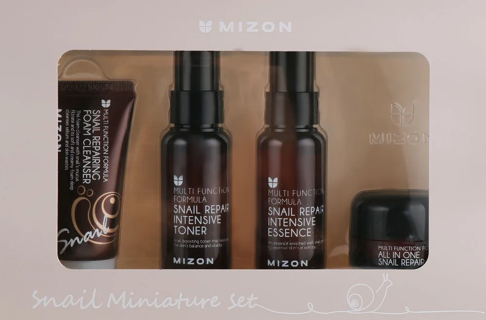 Набор миниатюр для ухода за лицом Mizon Snail Miniature Set с фильтратом секрета улитки: пенка, тоник, эссенция, крем