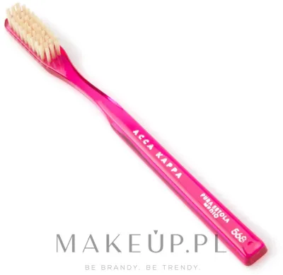 Щётка зубная Acca Kappa Medium Pure Bristle Model 568, средней жёсткости, с натуральной щетиной, ручная работа, розовая, 1 шт