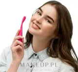 Звуковая зубная щётка Foreo Issa Mini 2 Sensitive Wild Strawberry детская, для чувствительных дёсен, 1 шт — фото 5