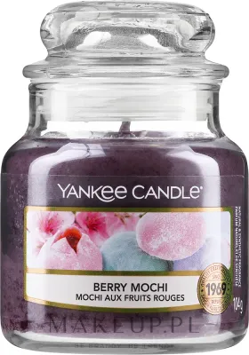 Свеча ароматическая Yankee Candle Berry Mochi Candle в банке с крышкой, сладкая фруктовая, 104 г