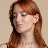 Палетка бронзера и хайлайтера для лица Catrice Bronze & Glow Palette Holiday Skin — фото 5