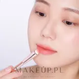 Кисть для деталей Banila Co B. by Banila Fingertip Brush веганская в форме подушечки пальца — фото 4