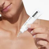 Сыворотка для области вокруг глаз Idolab B-Tox с экстрактом альбиции хризином и глицерином для зрелой кожи 15 мл — фото 4