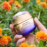 Крем для лица Shiseido Vital Perfection Uplifting And Firming Soft сменный блок 50 мл — фото 3